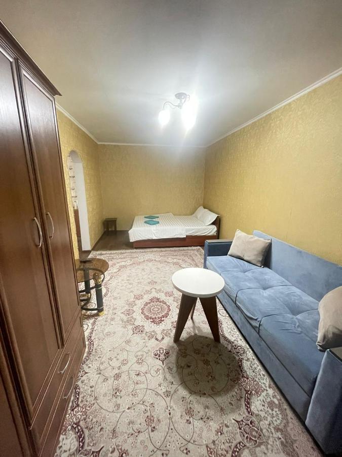 Квартира Рядом Арбата, Гоголя 92 Almaty Exteriér fotografie