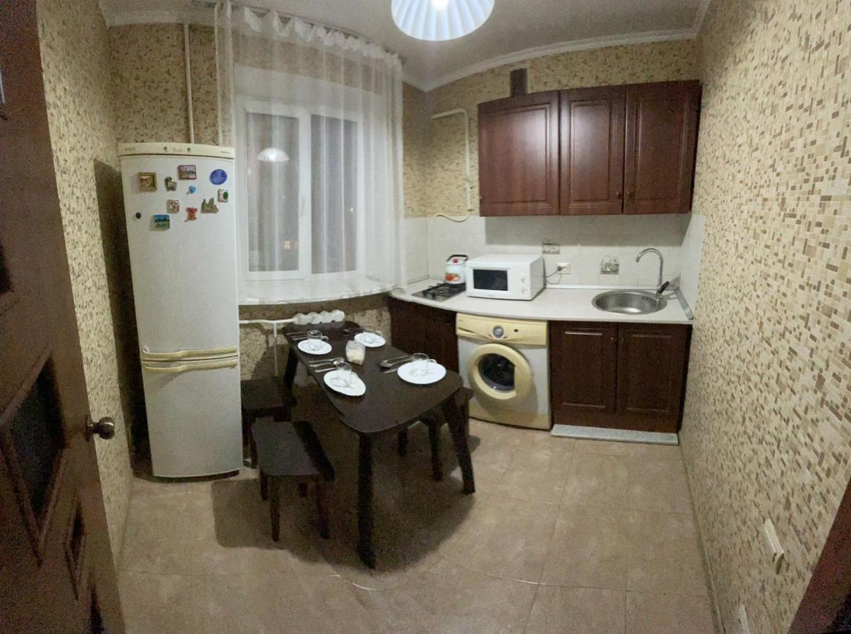 Квартира Рядом Арбата, Гоголя 92 Almaty Exteriér fotografie
